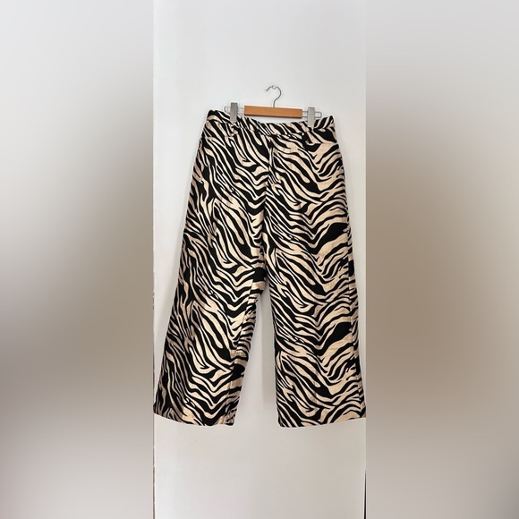 Banana Republic's Eclat Wide-Leg Brocade Pant wide leg cropped gold black zebra - Picture 5 of 9